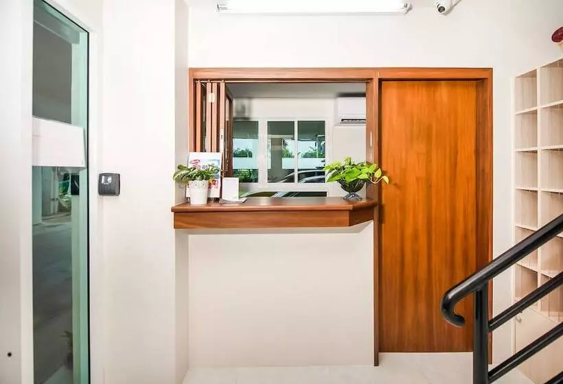 ホテル Behome Phuket