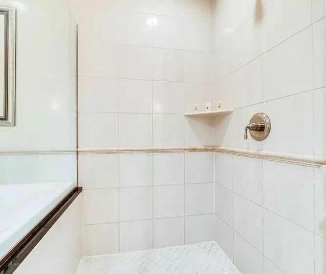 هتل Jet Luxury Elite At The Signature