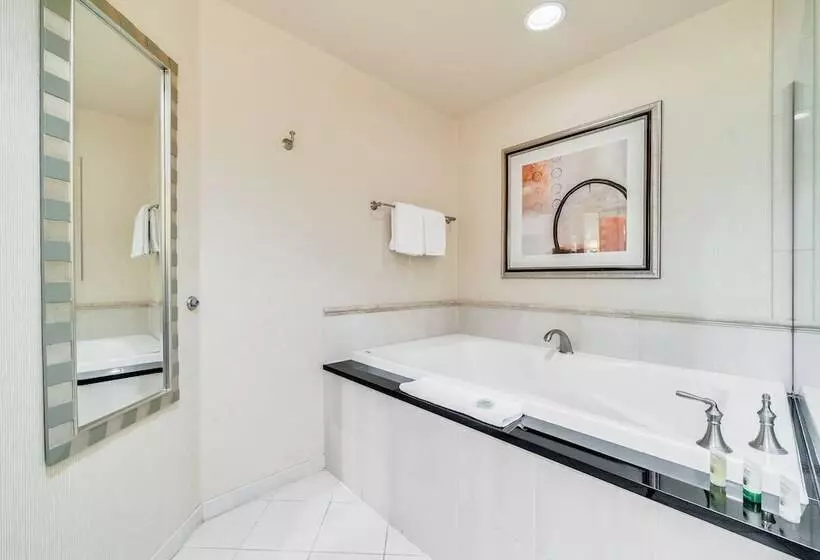 هتل Jet Luxury Elite At The Signature