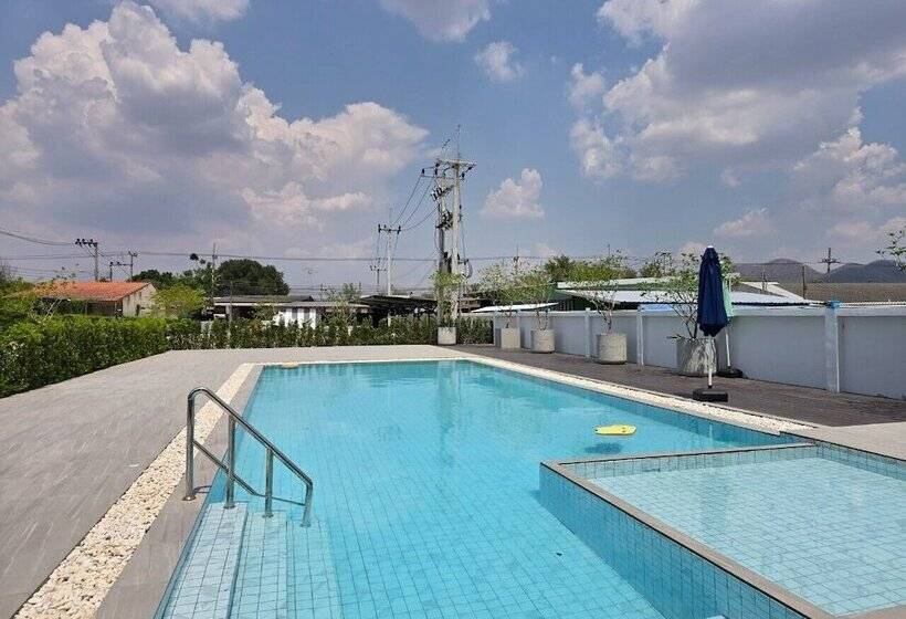 فندق Manee Mantra