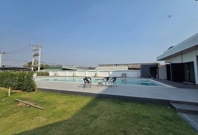 فندق Manee Mantra