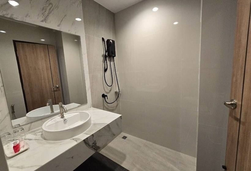 فندق Manee Mantra