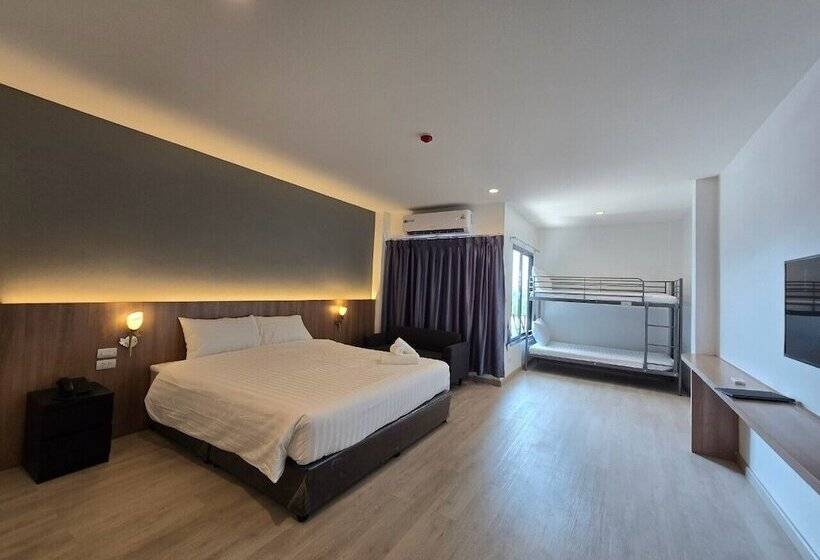 فندق Manee Mantra