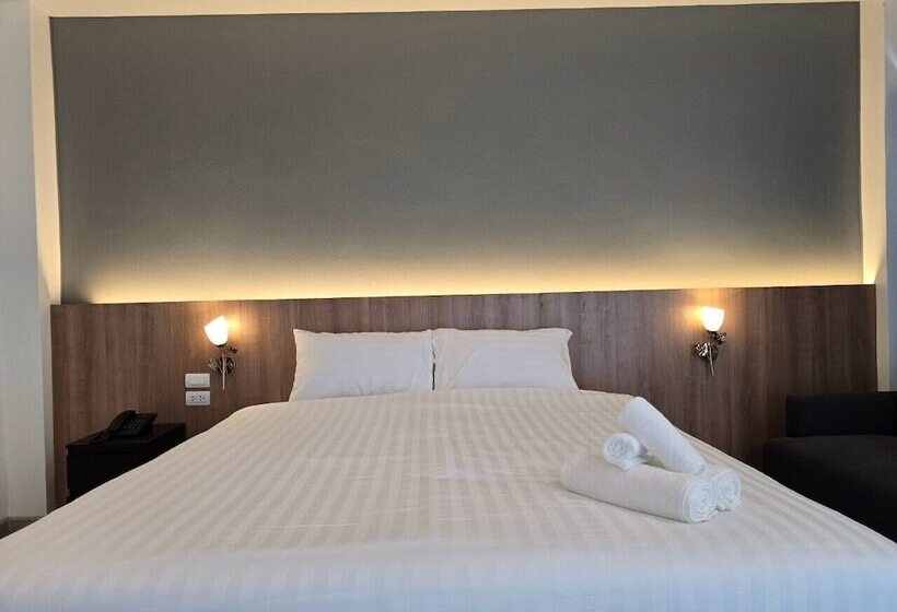 فندق Manee Mantra