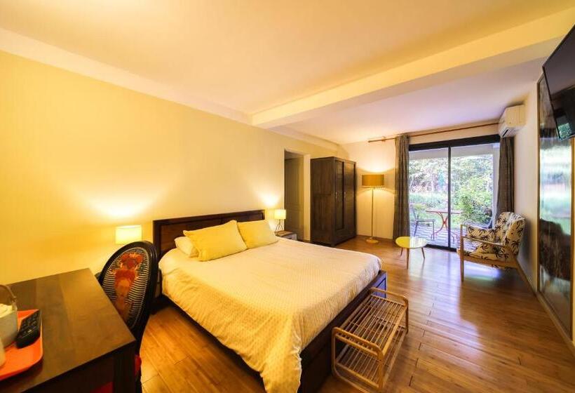 تختخواب و صبحانه Poivre Et Citronnelle