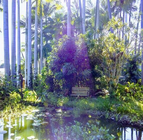 تختخواب و صبحانه Poivre Et Citronnelle