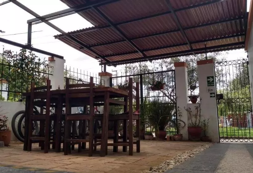 تختخواب و صبحانه Ruta Alterna Backpacker