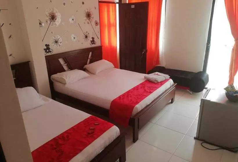 Hotelli Cartago Plaza