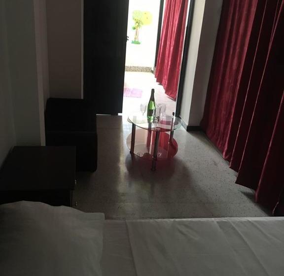 هتل Cartago Plaza