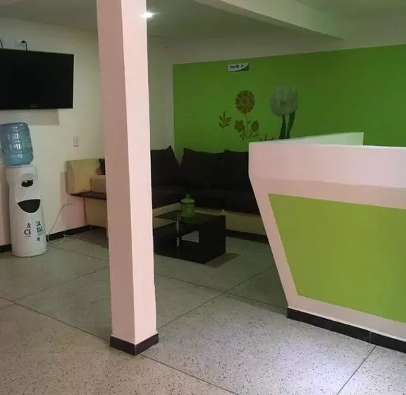 Hotelli Cartago Plaza