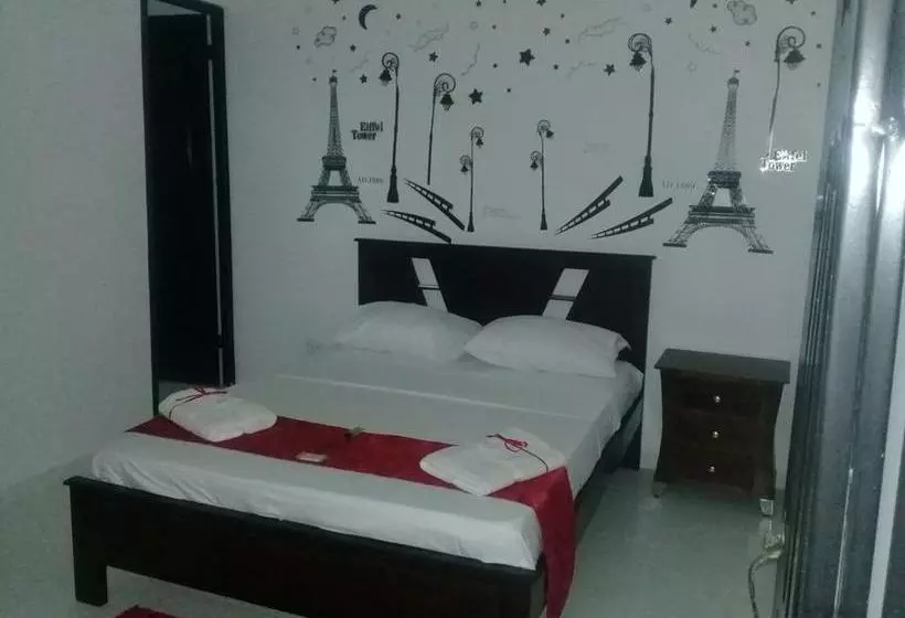 Hotelli Cartago Plaza