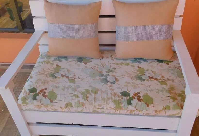 هتل Livingspace Lodge
