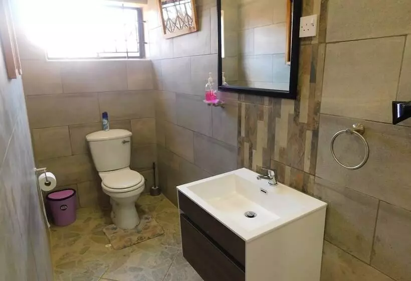 هتل Livingspace Lodge