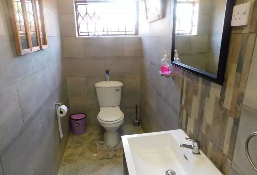 هتل Livingspace Lodge