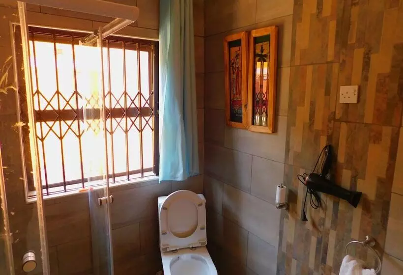 هتل Livingspace Lodge
