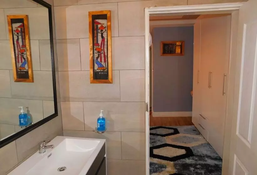 هتل Livingspace Lodge