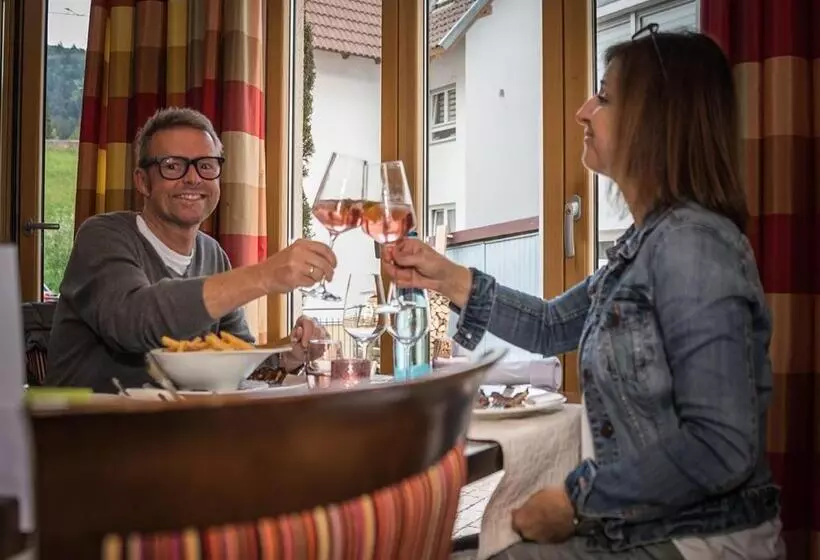 Hotelli Restaurant Kochschule Rössle