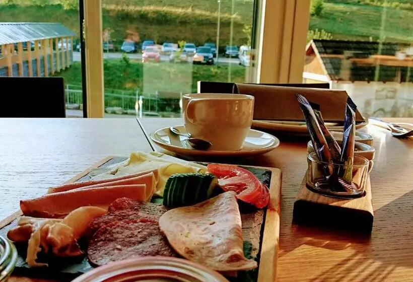 Hotelli Restaurant Kochschule Rössle