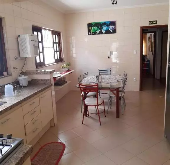 Casa Beatles Hostel Bauru