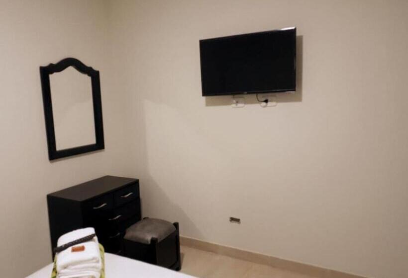 هتل Dulces Sueños