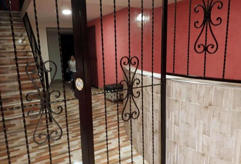 هتل Dulces Sueños