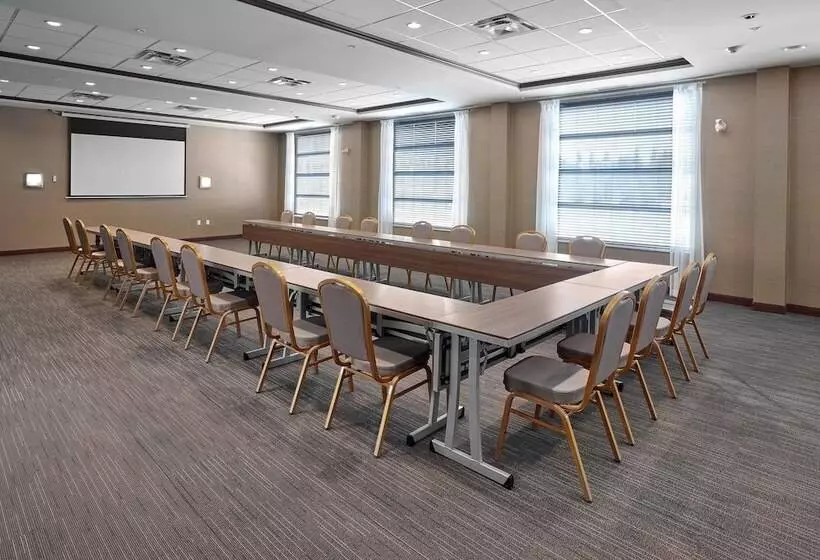 Hotelli Four Points By Sheraton Edmonton West