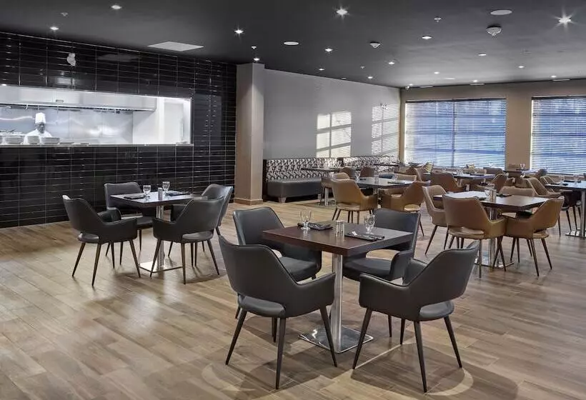 Hotelli Four Points By Sheraton Edmonton West