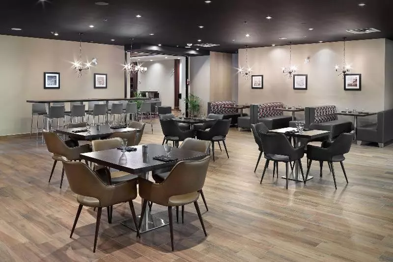 Hotelli Four Points By Sheraton Edmonton West