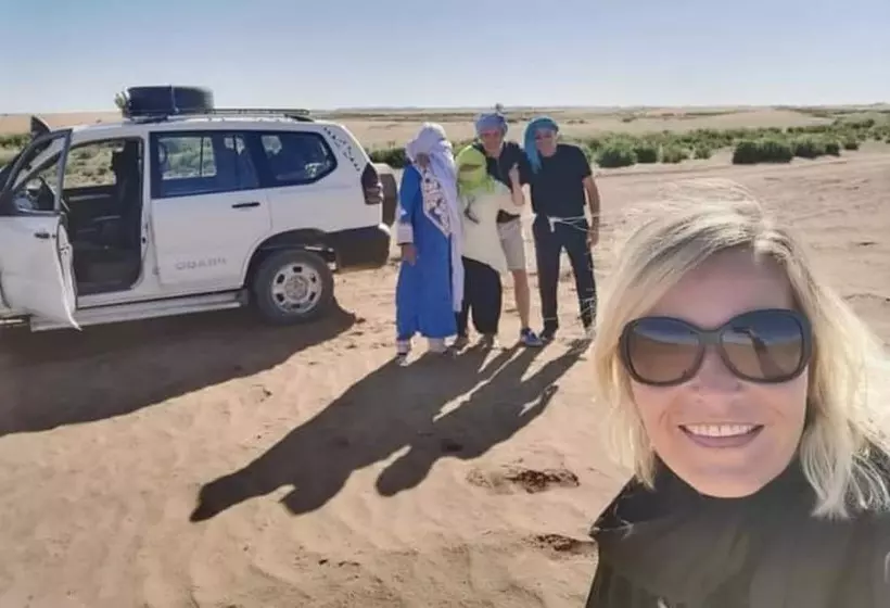 ホテル Mhamid Tours