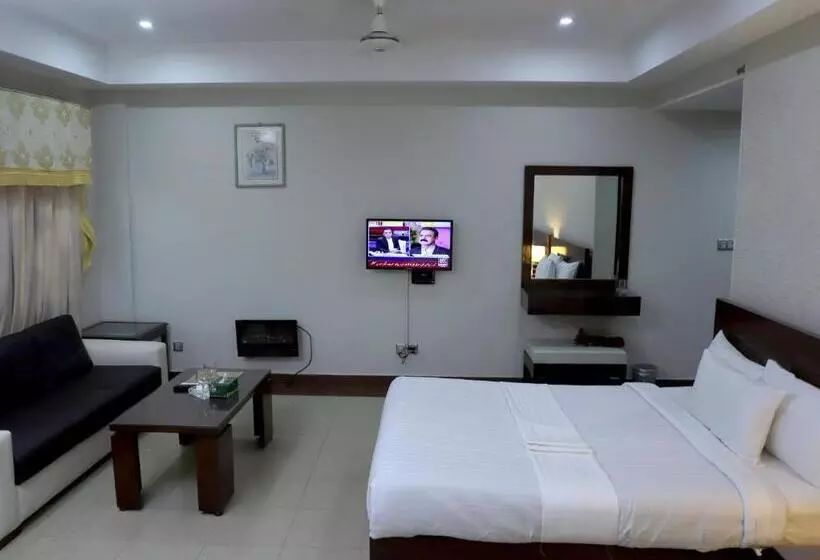 هتل Multan Continental