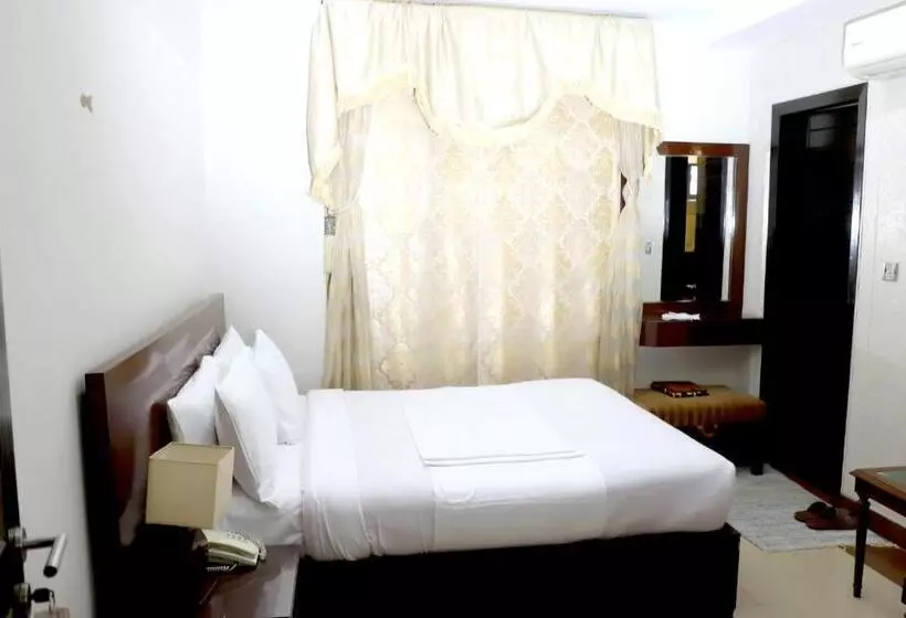 هتل Multan Continental
