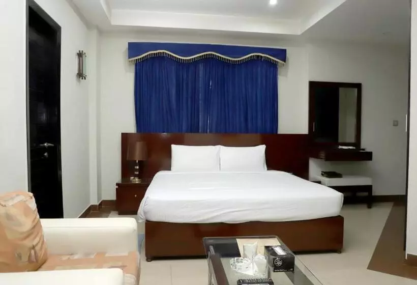 هتل Multan Continental