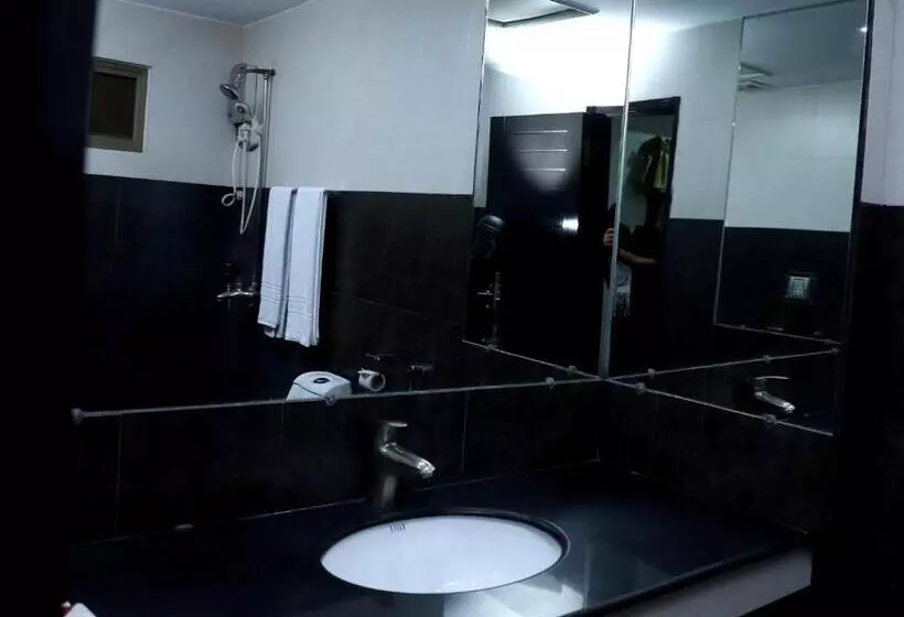 هتل Multan Continental