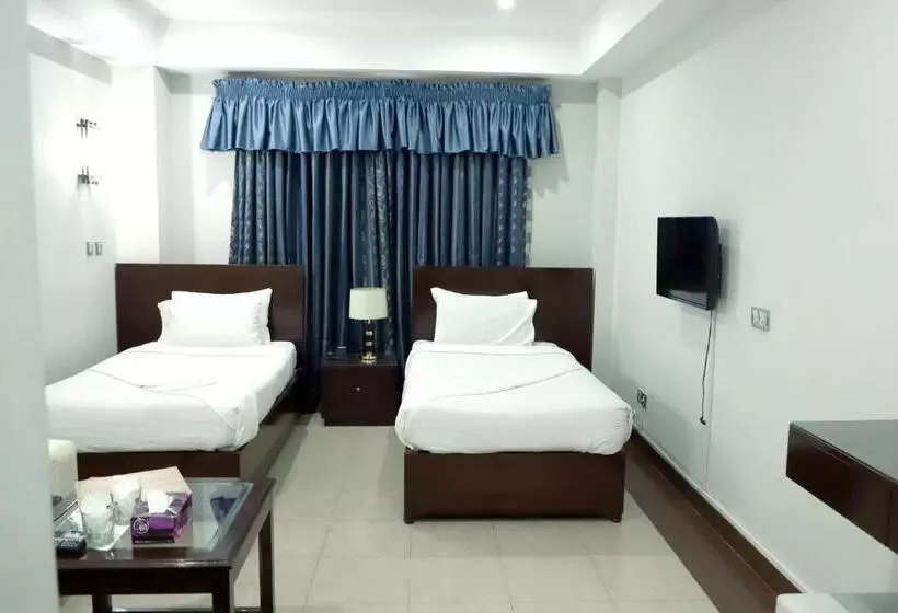 هتل Multan Continental