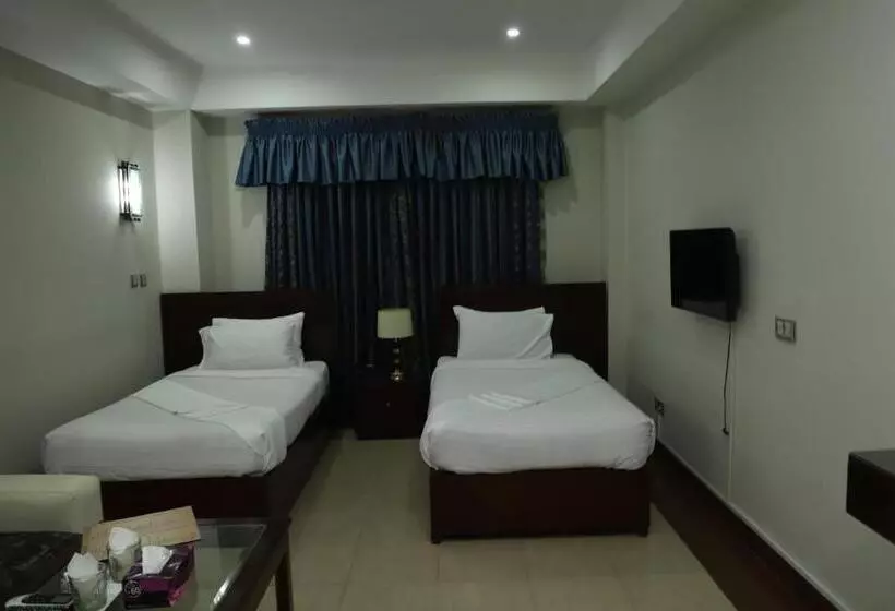 هتل Multan Continental