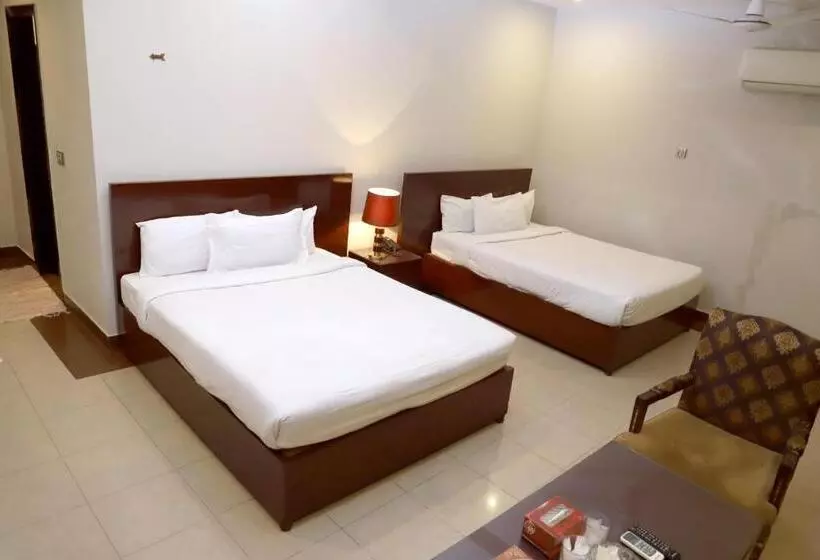 هتل Multan Continental