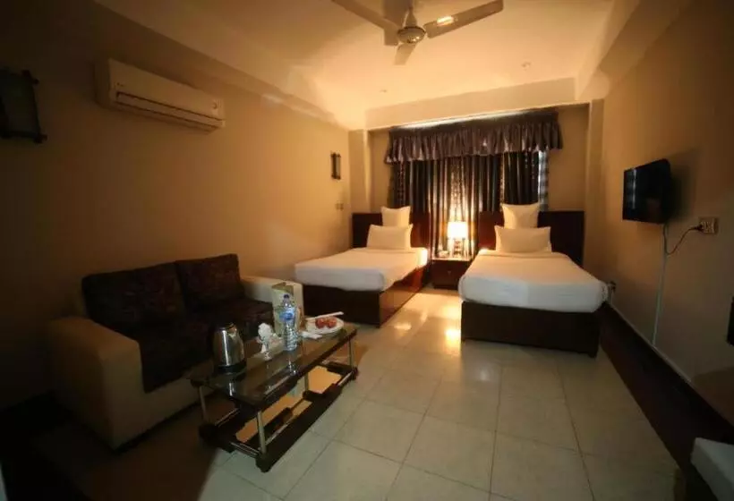 هتل Multan Continental