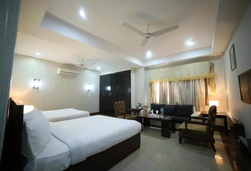 هتل Multan Continental
