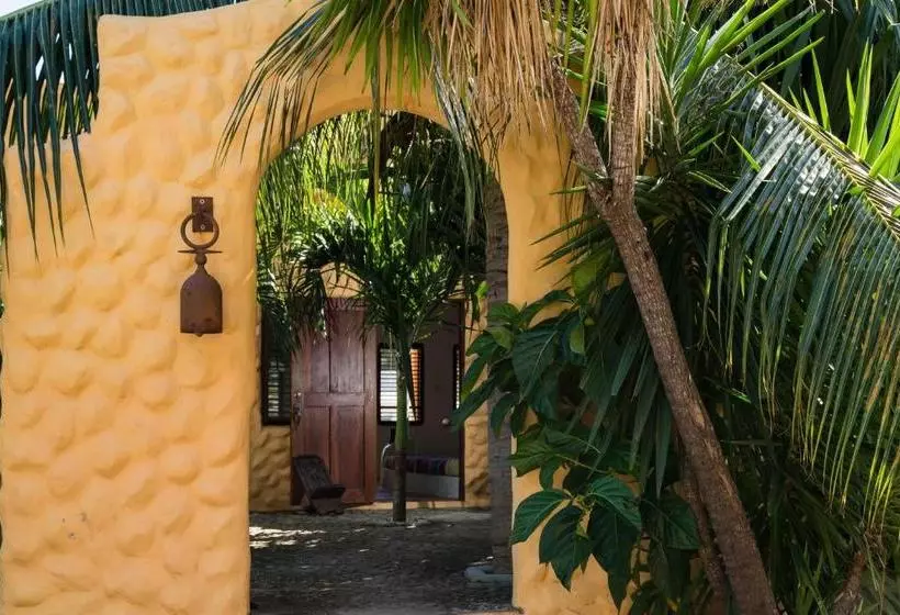 هتل Reef View Pavilions   Villas & Condos