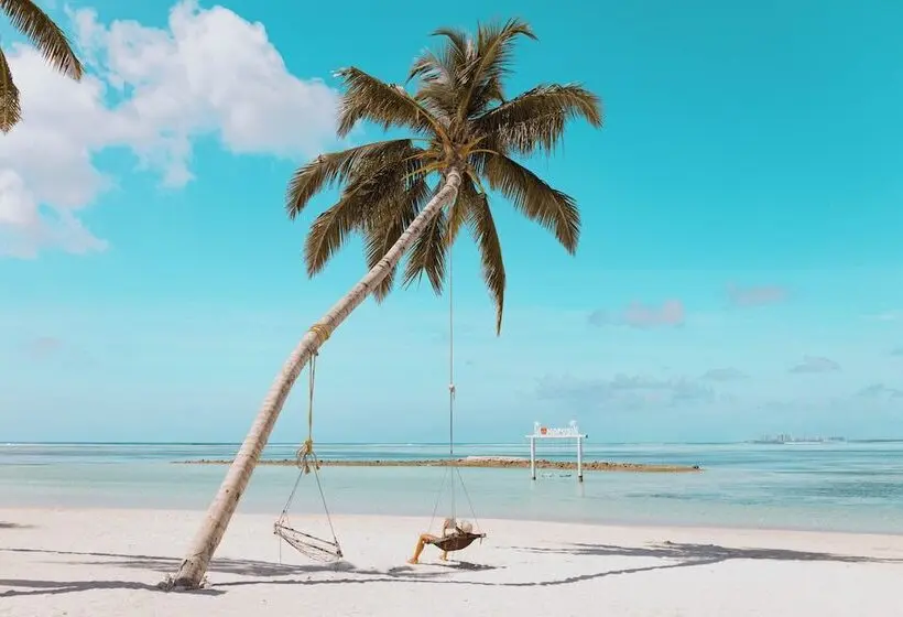 هتل Cocomo Maldives