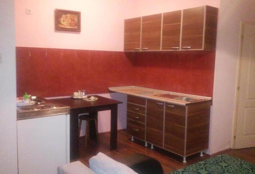 تختخواب و صبحانه Bed&breakfast Intermezzo Caffe