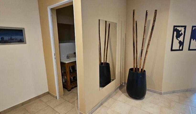 Eclat Suites Hotel Boutique