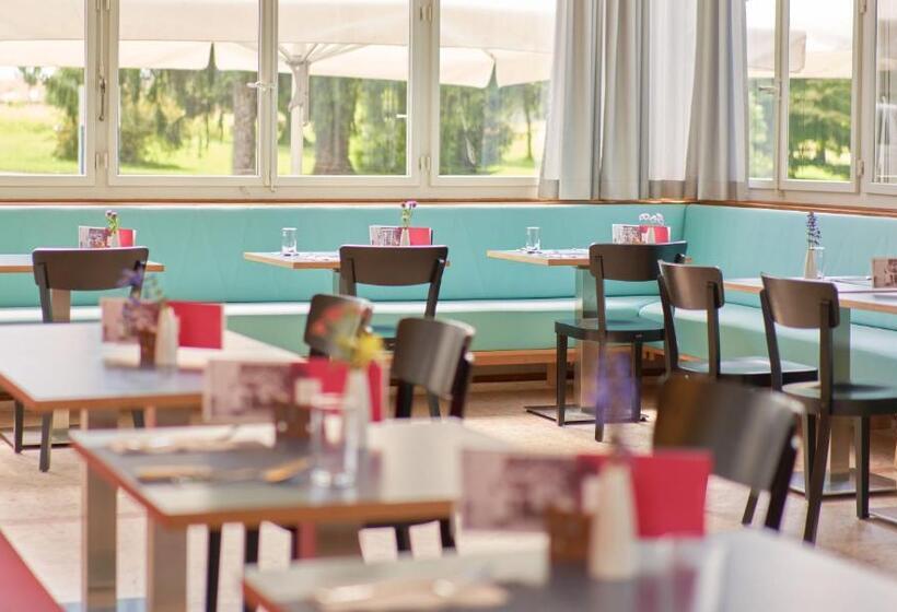 בית מלון כפרי Bata Club Haus