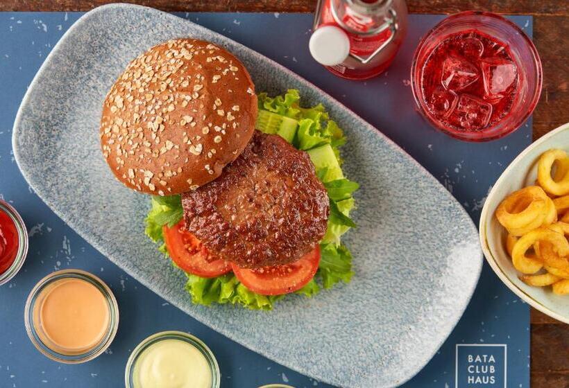 בית מלון כפרי Bata Club Haus