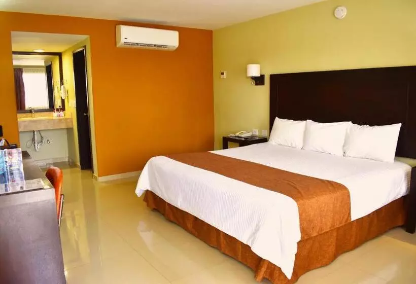 El Camino Hotel & Suites