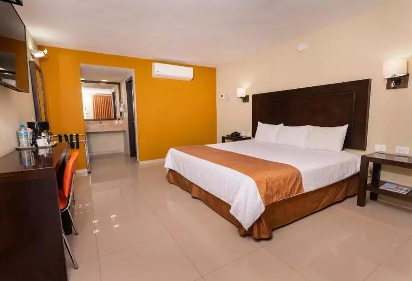 El Camino Hotel & Suites