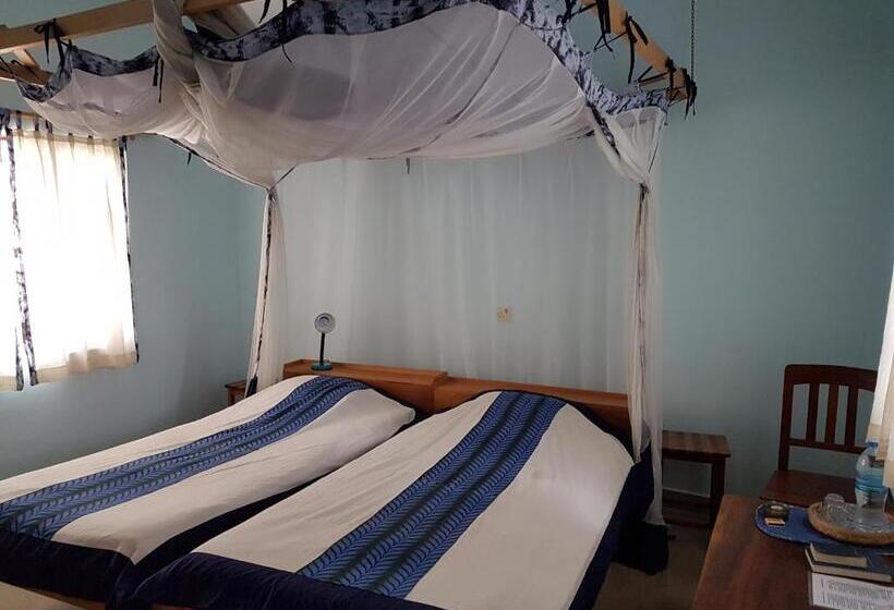 Отель Ifisi Community Centre