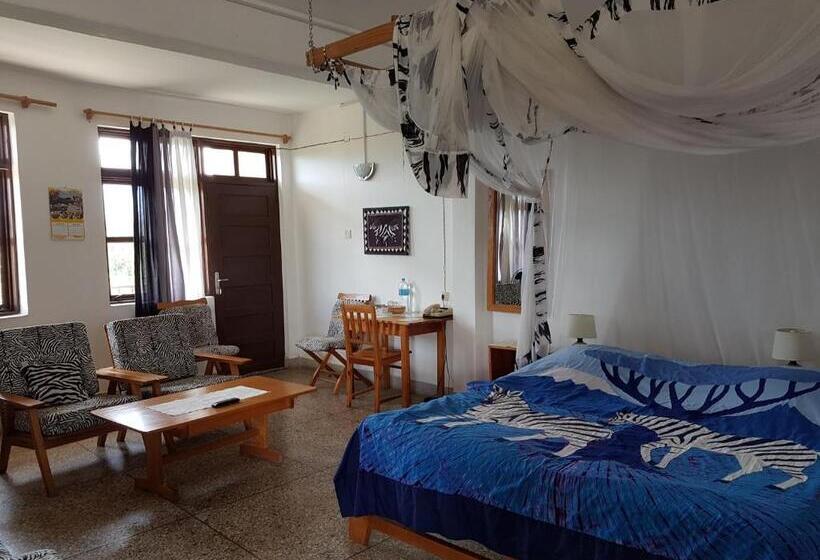 Отель Ifisi Community Centre