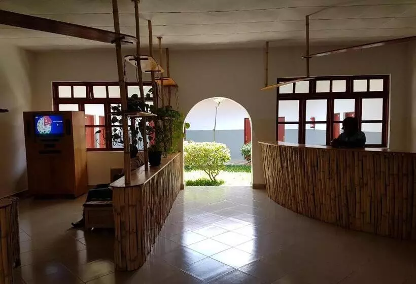ホテル Ifisi Community Centre