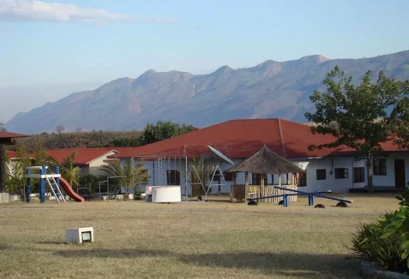 ホテル Ifisi Community Centre